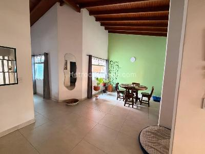 Casa de 4 alcobas en venta en Laureles Conquistadores, Medellín, 147 m² · foto 4 de 13