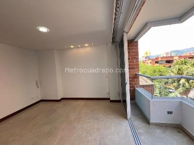 Apartamento de 3 alcobas en venta en Laureles Las Acacias, Medellín, 140 m² · foto 3 de 17