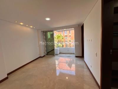 Apartamento de 3 alcobas en venta en Laureles Las Acacias, Medellín, 140 m² · foto 7 de 17