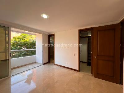 Apartamento de 3 alcobas en venta en Laureles Las Acacias, Medellín, 140 m² · foto 8 de 17