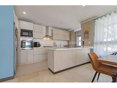 Apartamento de 3 alcobas en venta en El Poblado Castropol, Medellín, 164 m² · foto 3 de 20