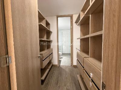Apartamento de 1 alcoba en arriendo en El Poblado El Tesoro, Medellín, 97 m² · foto 10 de 13
