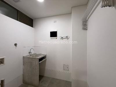 Apartamento de 1 alcoba en arriendo en El Poblado El Tesoro, Medellín, 97 m² · foto 11 de 13
