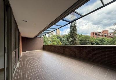 Apartamento de 1 alcoba en arriendo en El Poblado El Tesoro, Medellín, 97 m² · foto 2 de 13