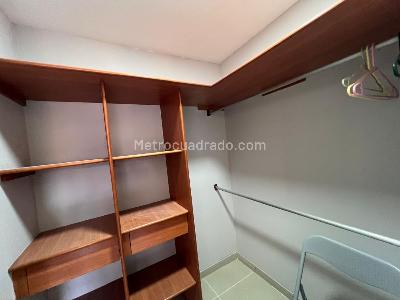 Apartamento de 3 alcobas en arriendo en El Poblado Castropol, Medellín, 103 m² · foto 11 de 16