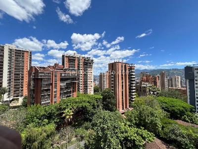 Apartamento de 3 alcobas en arriendo en El Poblado Castropol, Medellín, 103 m² · foto 2 de 16