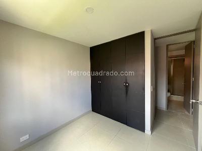 Apartamento de 3 alcobas en arriendo en El Poblado Castropol, Medellín, 103 m² · foto 6 de 16