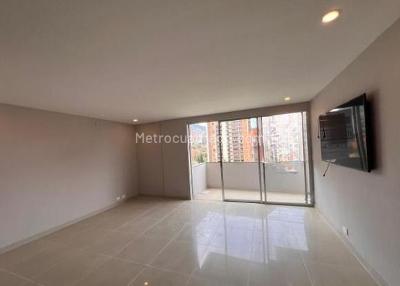 Apartamento de 3 alcobas en arriendo en El Poblado Castropol, Medellín, 103 m² · foto 7 de 16