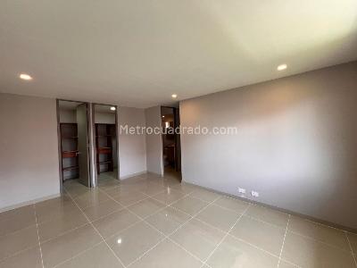Apartamento de 3 alcobas en arriendo en El Poblado Castropol, Medellín, 103 m² · foto 8 de 16