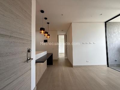 Apartamento de 2 alcobas en venta en El Poblado El Tesoro, Medellín, 61 m² · foto 4 de 20