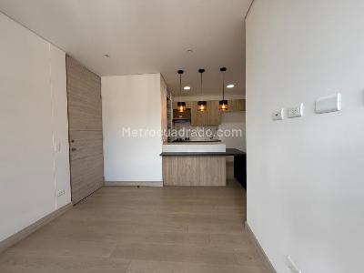 Apartamento de 2 alcobas en venta en El Poblado El Tesoro, Medellín, 61 m² · foto 5 de 20