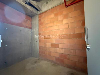 Apartamento de 2 alcobas en venta en El Poblado El Tesoro, Medellín, 61 m² · foto 15 de 20