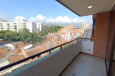 Apartamento de 3 alcobas en venta en Laureles Laureles, Medellín, 138 m² · foto 3 de 18