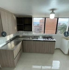 Apartamento de 3 alcobas en venta en Laureles Laureles, Medellín, 138 m² · foto 4 de 18