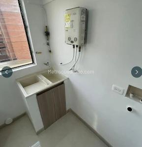 Apartamento de 3 alcobas en venta en Laureles Laureles, Medellín, 138 m² · foto 14 de 18