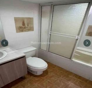 Apartamento de 3 alcobas en venta en Laureles Laureles, Medellín, 138 m² · foto 16 de 18