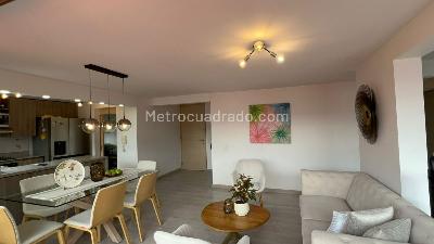Apartamento de 3 alcobas en venta en Belen Loma De Los Bernal, Medellín, 98 m² · foto 2 de 20