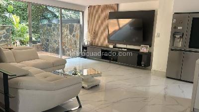 Casa de 3 alcobas en arriendo en Poblado Medellin, Medellín, 350 m² · foto 3 de 12