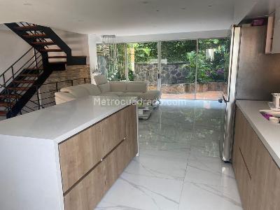 Casa de 3 alcobas en arriendo en Poblado Medellin, Medellín, 350 m² · foto 4 de 12