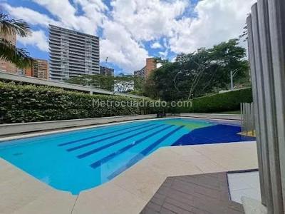 Casa de 3 alcobas en arriendo en Poblado Medellin, Medellín, 350 m² · foto 8 de 12