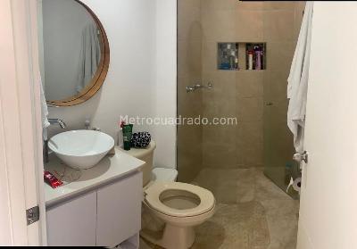 Casa de 3 alcobas en arriendo en Poblado Medellin, Medellín, 350 m² · foto 9 de 12