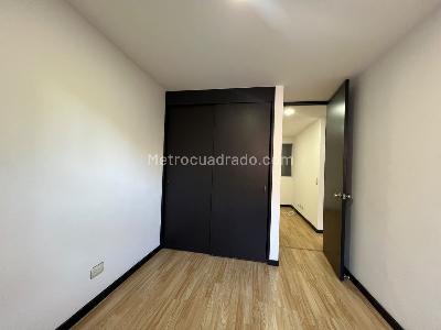 Apartamento de 3 alcobas en venta en Poblado Ciudad Del Rio, Medellín, 85 m² · foto 10 de 17