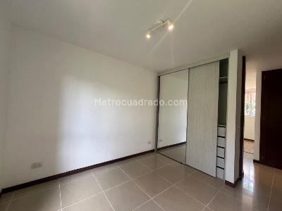 Apartamento de 3 alcobas en arriendo en Poblado Los Balsos, Medellín, 117 m² · foto 12 de 20