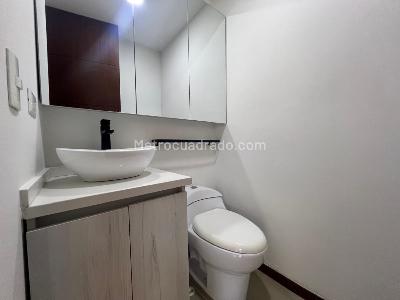 Apartamento de 3 alcobas en arriendo en Poblado Los Balsos, Medellín, 117 m² · foto 8 de 20