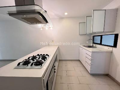 Apartamento de 3 alcobas en venta en Laureles Laureles, Medellín, 100 m² · foto 3 de 19