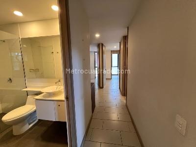 Apartamento de 3 alcobas en venta en Laureles Laureles, Medellín, 100 m² · foto 11 de 19