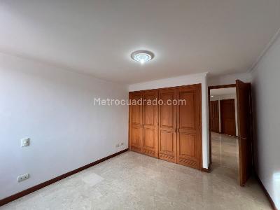 Apartamento de 3 alcobas en venta en Laureles Laureles, Medellín, 181 m² · foto 13 de 20