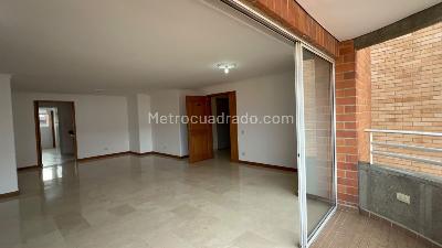 Apartamento de 3 alcobas en venta en Laureles Laureles, Medellín, 181 m² · foto 15 de 20