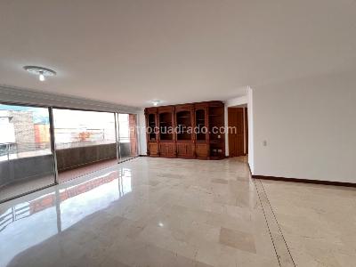 Apartamento de 3 alcobas en venta en Laureles Laureles, Medellín, 181 m² · foto 3 de 20