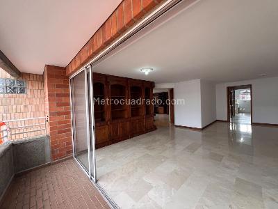 Apartamento de 3 alcobas en venta en Laureles Laureles, Medellín, 181 m² · foto 4 de 20