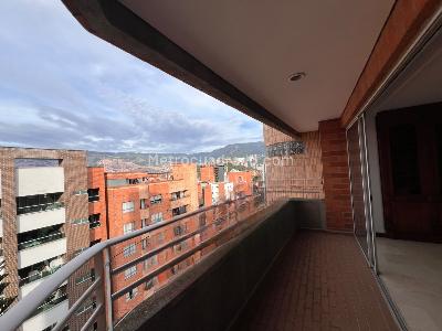 Apartamento de 3 alcobas en venta en Laureles Laureles, Medellín, 181 m² · foto 6 de 20