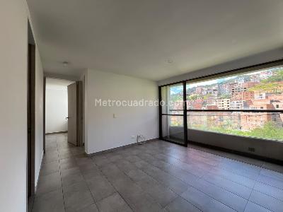 Apartamento en venta en Belen Loma De Los Bernal, Medellín · foto 2 de 16