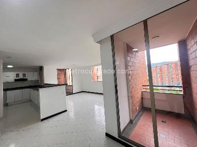 Apartamento de 3 alcobas en venta en Belen Loma De Los Bernal, Medellín, 140 m² · foto 3 de 15