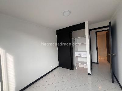 Apartamento de 3 alcobas en venta en Belen Loma De Los Bernal, Medellín, 140 m² · foto 8 de 15