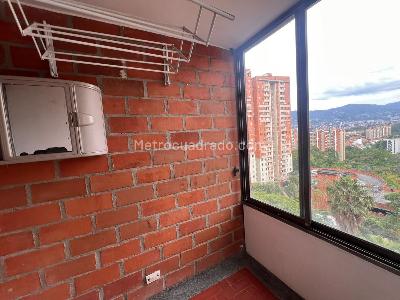 Apartamento de 3 alcobas en venta en Belen Loma De Los Bernal, Medellín, 140 m² · foto 12 de 15