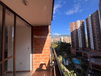 Apartamento de 3 alcobas en venta en Belen Loma De Los Bernal, Medellín, 65 m² · foto 5 de 15