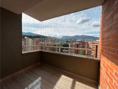 Apartamento de 3 alcobas en venta en Laureles Laureles, Medellín, 88 m² · foto 2 de 17