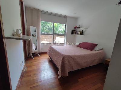 Apartamento de 4 alcobas en venta en El Poblado Loma De Los Gonzalez, Medellín, 171 m² · foto 10 de 20