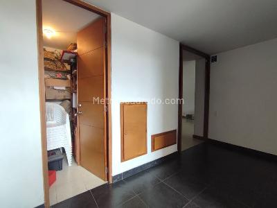 Apartamento de 4 alcobas en venta en El Poblado Loma De Los Gonzalez, Medellín, 171 m² · foto 12 de 20