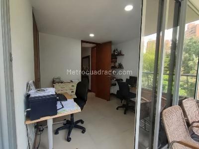 Apartamento de 4 alcobas en venta en El Poblado Loma De Los Gonzalez, Medellín, 171 m² · foto 14 de 20