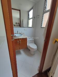Apartamento de 4 alcobas en venta en El Poblado Loma De Los Gonzalez, Medellín, 171 m² · foto 16 de 20