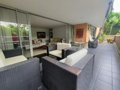 Apartamento de 4 alcobas en venta en El Poblado Loma De Los Gonzalez, Medellín, 171 m² · foto 3 de 20