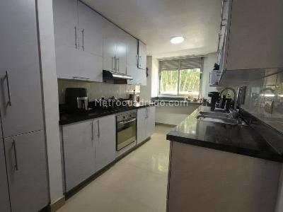 Apartamento de 4 alcobas en venta en El Poblado Loma De Los Gonzalez, Medellín, 171 m² · foto 4 de 20