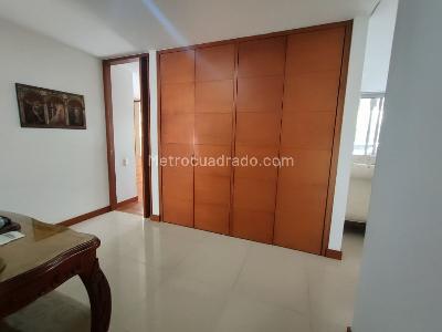 Apartamento de 4 alcobas en venta en El Poblado Loma De Los Gonzalez, Medellín, 171 m² · foto 8 de 20