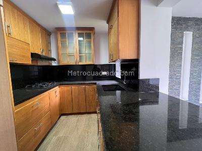 Apartamento de 2 alcobas en venta en Belen Loma De Los Bernal, Medellín, 83 m² · foto 6 de 20
