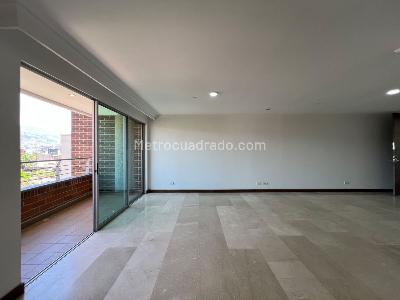 Apartamento de 3 alcobas en arriendo en Laureles Las Acacias, Medellín, 112 m² · foto 2 de 19